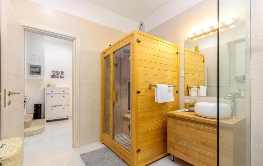 Lidija Apartment With Sauna 里耶卡 外观 照片